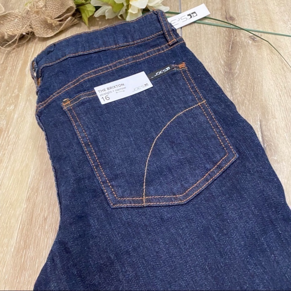 Joe’s NWT “The Briton” Straight & Narrow Jeans